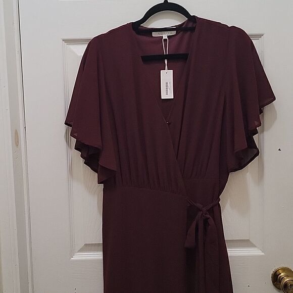 Arbor Naples Wrap Dress in Maroon / Burgundy  / Bordeaux - Picture 2 of 11
